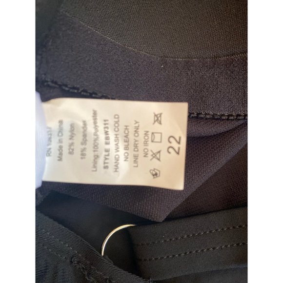 Emerald Bay Black White Ruched One Piece SwimSuit Size 22 - Picture 4 of 6